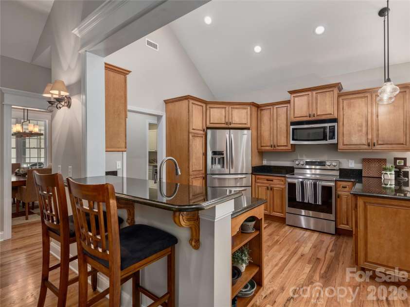 314 Summerset Drive, Clyde, NC 28721.  MLS# CAR4417717, YatesRealty ID 46689. Breakfast Bar/Kitchen