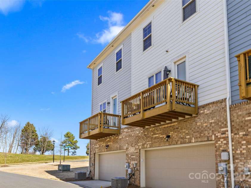 9108 Ainslie Downs Street, Charlotte, NC 28273.  MLS# CAR4233772, YatesRealty ID 4669. 