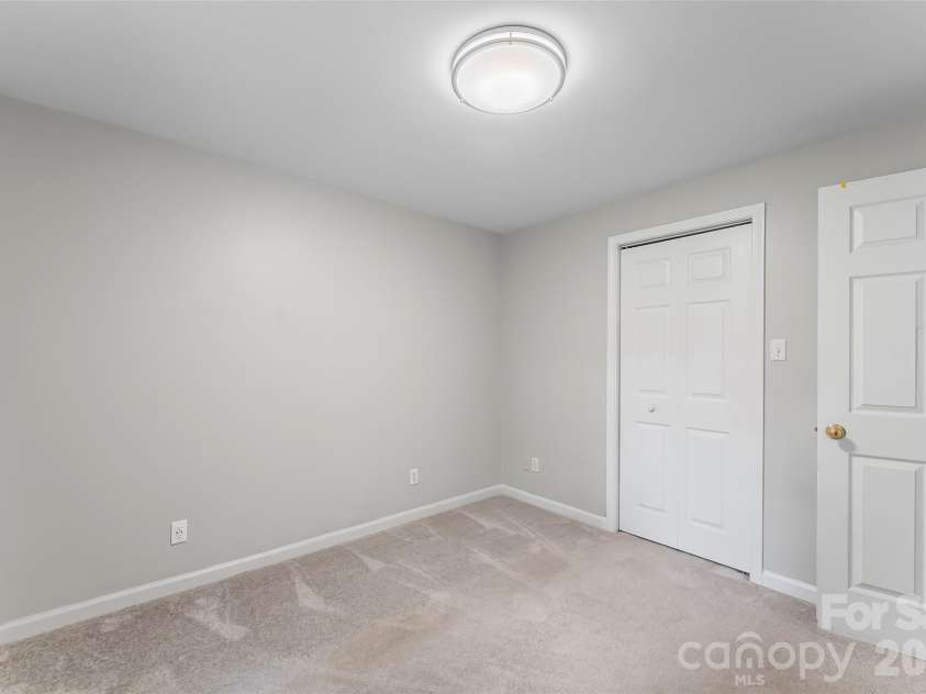 141 Silversteen Drive, Brevard, NC 28712.  MLS# CAR4405756, YatesRealty ID 46690. 