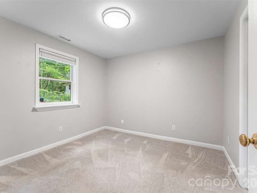 141 Silversteen Drive, Brevard, NC 28712.  MLS# CAR4405756, YatesRealty ID 46690. 