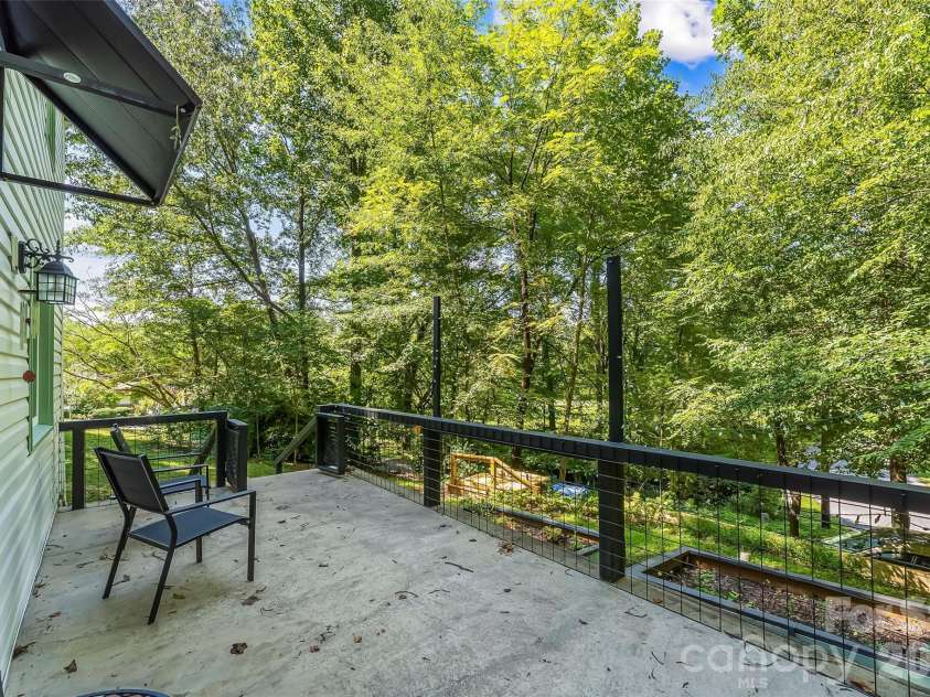 141 Silversteen Drive, Brevard, NC 28712.  MLS# CAR4405756, YatesRealty ID 46690. 