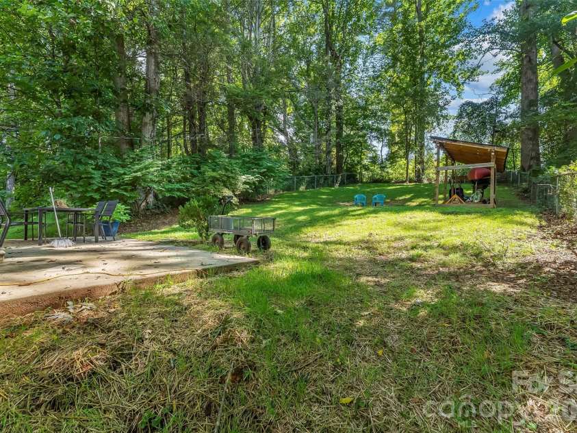 141 Silversteen Drive, Brevard, NC 28712.  MLS# CAR4405756, YatesRealty ID 46690. 