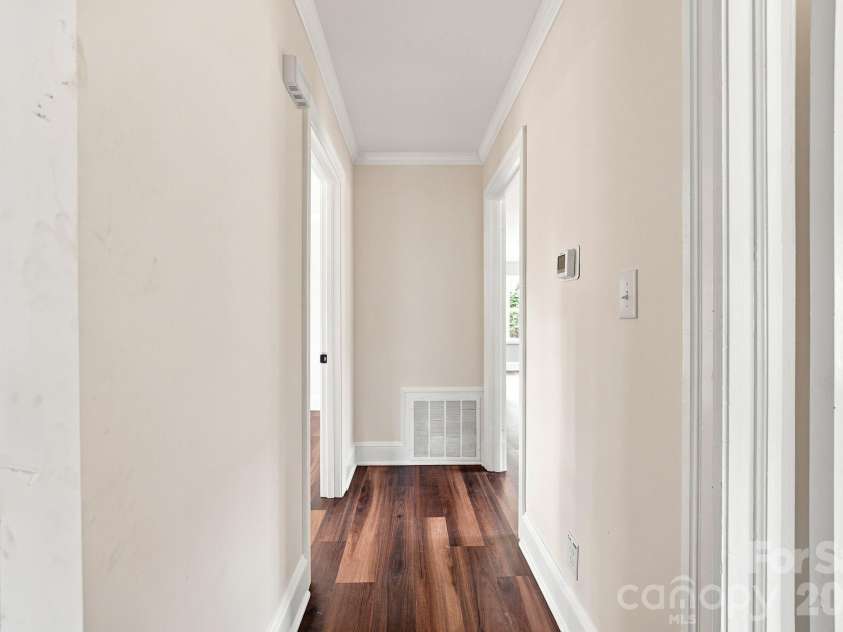 413 Elizabeth Street, Gastonia, NC 28054.  MLS# CAR4417937, YatesRealty ID 46691. Hallway