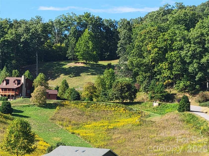507 Utah Mountain Road, Waynesville, NC 28785.  MLS# CAR4416191, YatesRealty ID 46692. 