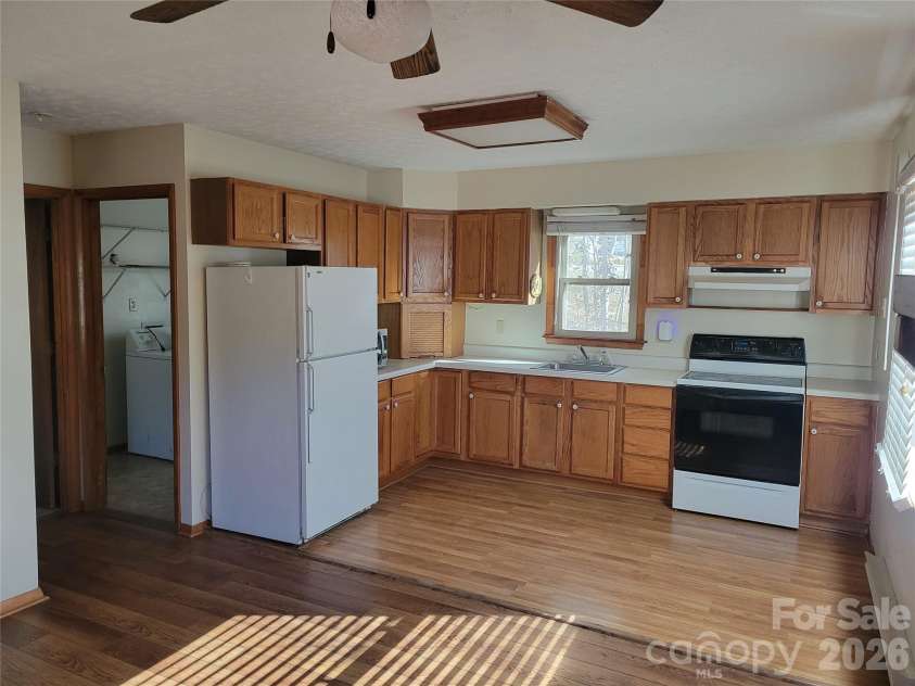 507 Utah Mountain Road, Waynesville, NC 28785.  MLS# CAR4416191, YatesRealty ID 46692. 