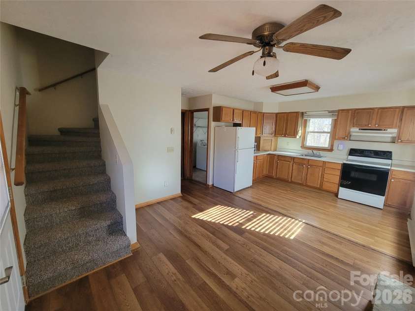 507 Utah Mountain Road, Waynesville, NC 28785.  MLS# CAR4416191, YatesRealty ID 46692. 