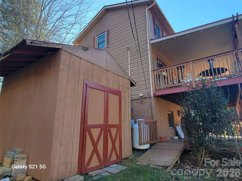 507 Utah Mountain Road, Waynesville, NC 28785.  MLS# CAR4416191, YatesRealty ID 46692. 