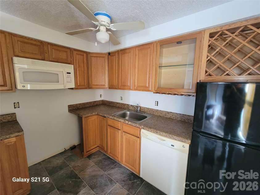 507 Utah Mountain Road, Waynesville, NC 28785.  MLS# CAR4416191, YatesRealty ID 46692. 