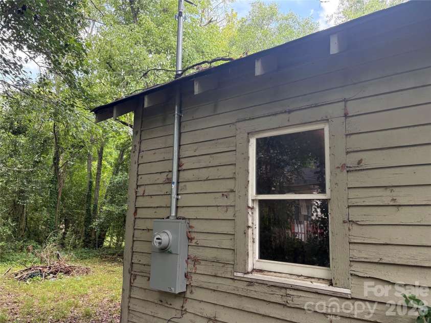 207 Maple Street, Rock Hill, SC 29730.  MLS# CAR4399192, YatesRealty ID 46694. 