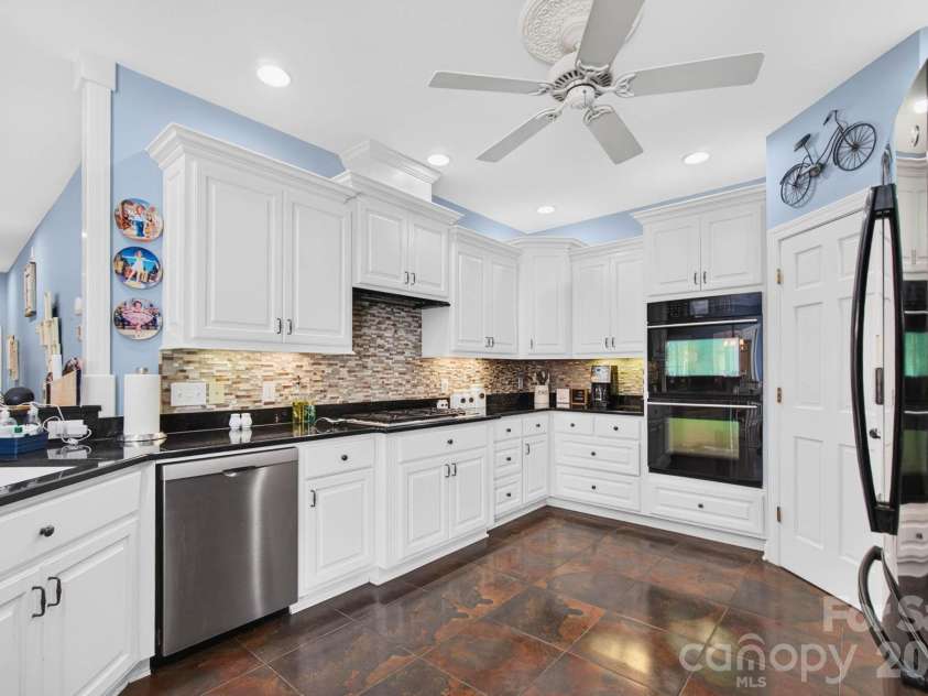 504 Sea Vista Lane, North Myrtle Beach, SC 29582.  MLS# CAR4399859, YatesRealty ID 46696. 