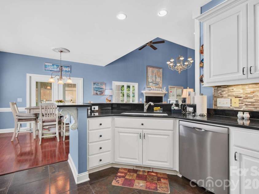 504 Sea Vista Lane, North Myrtle Beach, SC 29582.  MLS# CAR4399859, YatesRealty ID 46696. 