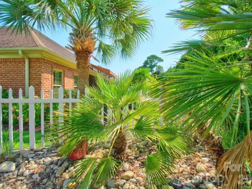 504 Sea Vista Lane, North Myrtle Beach, SC 29582.  MLS# CAR4399859, YatesRealty ID 46696. 