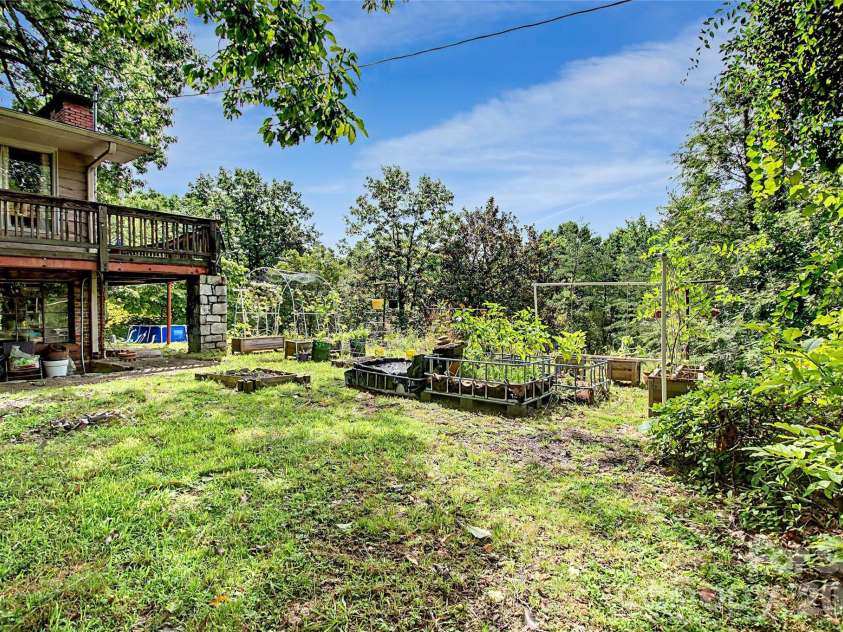 70 Dogwood Drive, Hendersonville, NC 28791.  MLS# CAR4417177, YatesRealty ID 46697. 