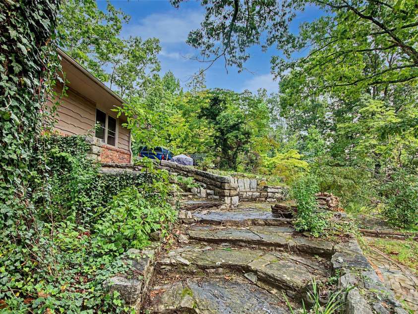 70 Dogwood Drive, Hendersonville, NC 28791.  MLS# CAR4417177, YatesRealty ID 46697. 