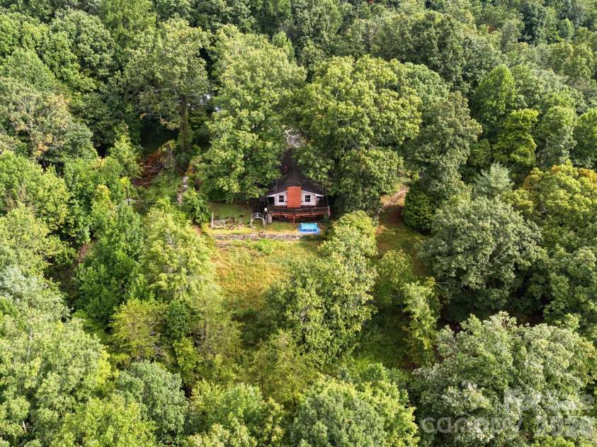 70 Dogwood Drive, Hendersonville, NC 28791.  MLS# CAR4417177, YatesRealty ID 46697. 