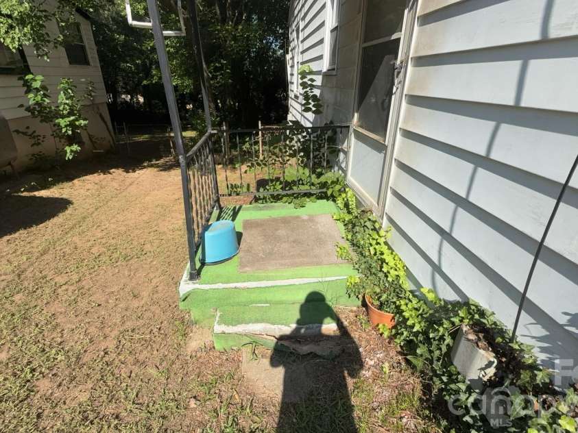 1932 Dacian Street, Winston Salem, NC 27107.  MLS# CAR4418071, YatesRealty ID 46699. 