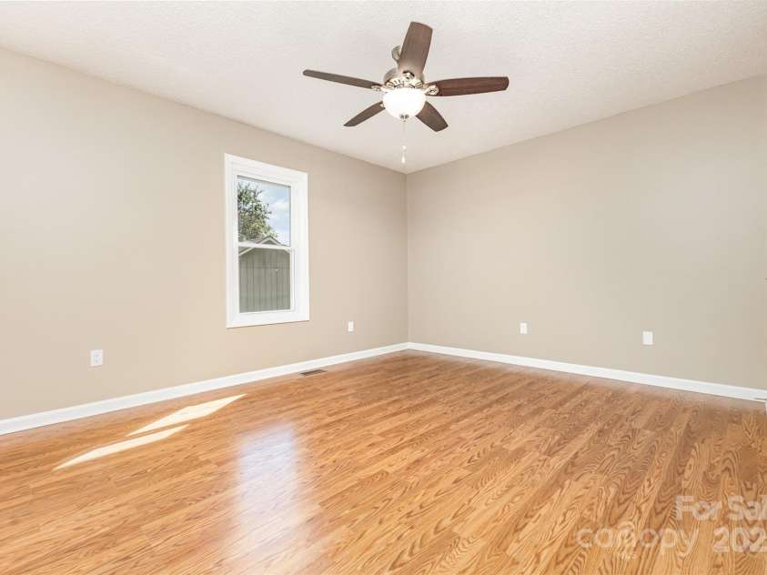 709 Robin Avenue, Kannapolis, NC 28081.  MLS# CAR4315388, YatesRealty ID 467. 