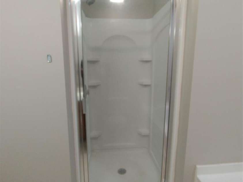 8644 Old Potters Road, Charlotte, NC 28269.  MLS# CAR4290661, YatesRealty ID 467. Master Bath