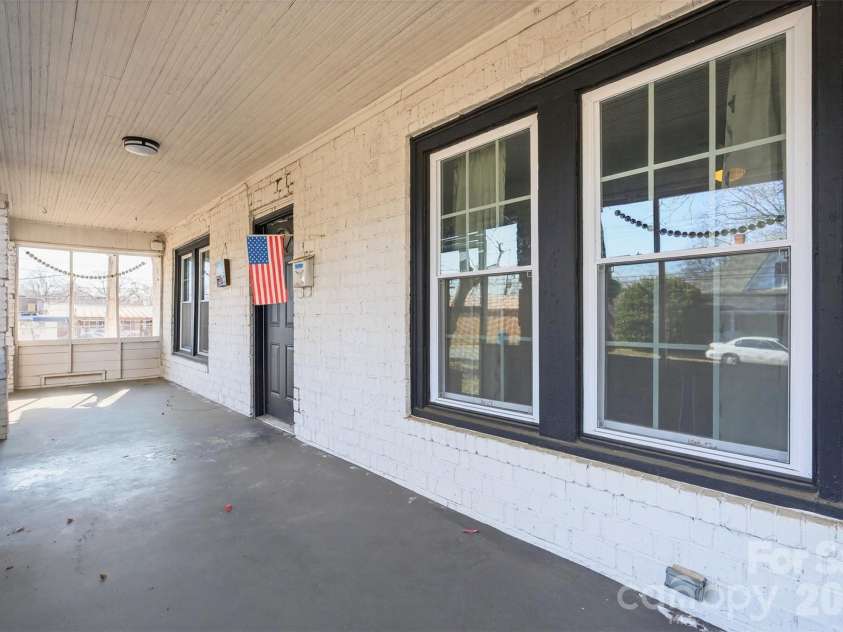 121 Holland Street, Gaffney, SC 29341.  MLS# CAR4346249, YatesRealty ID 4670. 