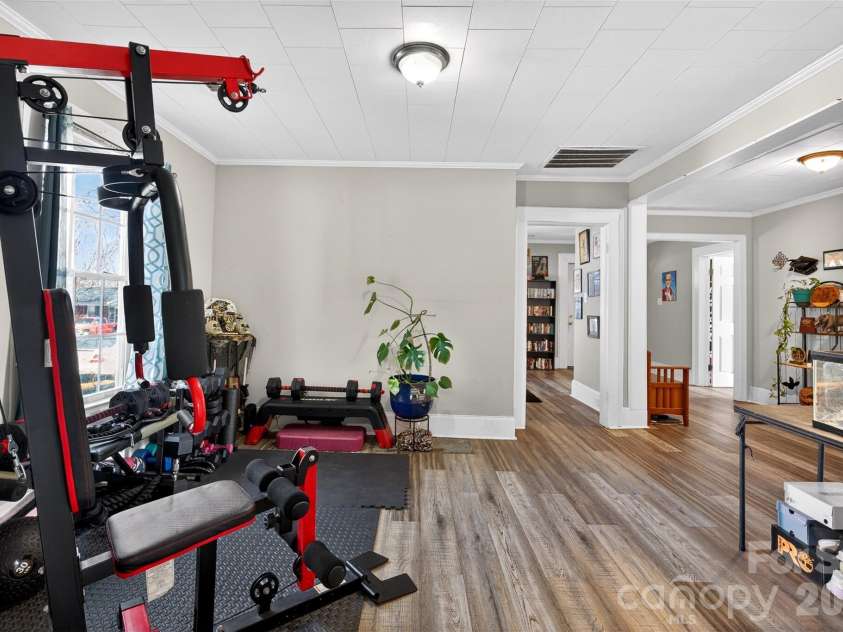 121 Holland Street, Gaffney, SC 29341.  MLS# CAR4346249, YatesRealty ID 4670. 