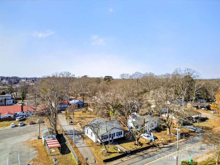 121 Holland Street, Gaffney, SC 29341.  MLS# CAR4346249, YatesRealty ID 4670. 