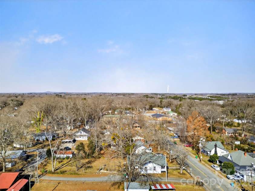 121 Holland Street, Gaffney, SC 29341.  MLS# CAR4346249, YatesRealty ID 4670. 