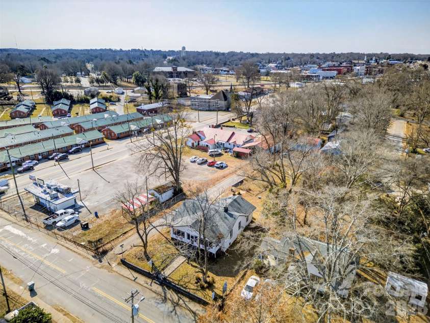 121 Holland Street, Gaffney, SC 29341.  MLS# CAR4346249, YatesRealty ID 4670. 