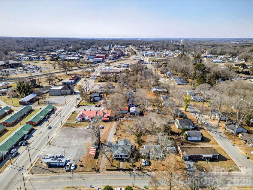 121 Holland Street, Gaffney, SC 29341.  MLS# CAR4346249, YatesRealty ID 4670. 