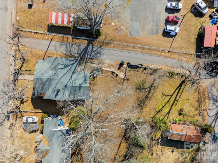 121 Holland Street, Gaffney, SC 29341.  MLS# CAR4346249, YatesRealty ID 4670. 