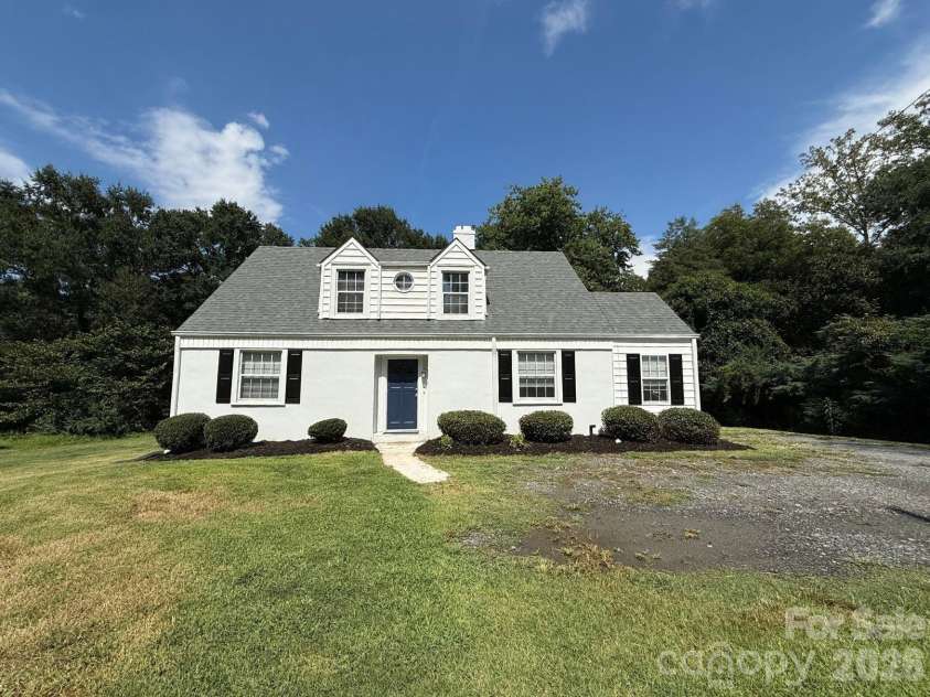 1351 Aspen Street, Lincolnton, NC 28092.  MLS# CAR4416224, YatesRealty ID 46700. 