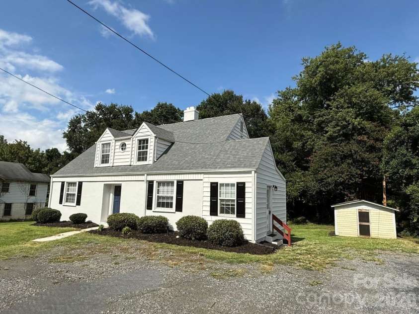 1351 Aspen Street, Lincolnton, NC 28092.  MLS# CAR4416224, YatesRealty ID 46700. 