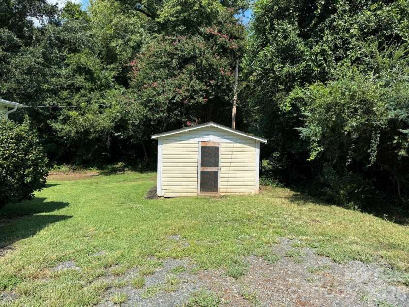 1351 Aspen Street, Lincolnton, NC 28092.  MLS# CAR4416224, YatesRealty ID 46700. 