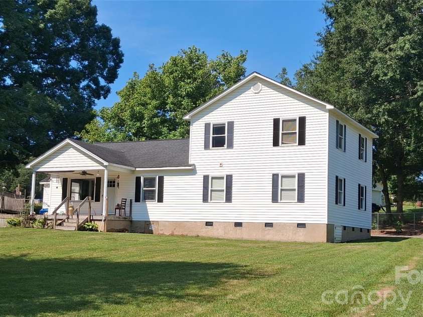 1261 Davis Road, Lincolnton, NC 28092.  MLS# CAR4404751, YatesRealty ID 46702. 