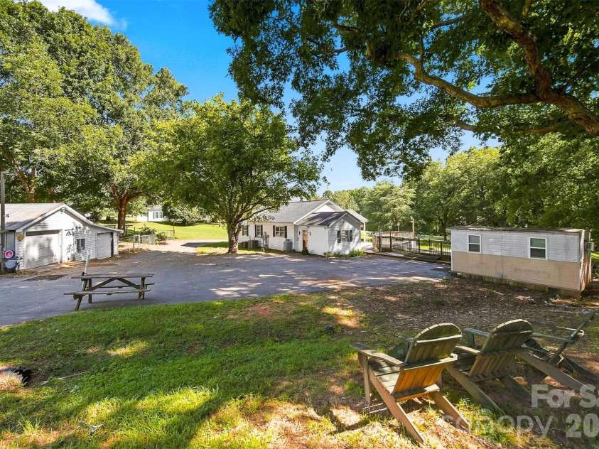1261 Davis Road, Lincolnton, NC 28092.  MLS# CAR4404751, YatesRealty ID 46702. 