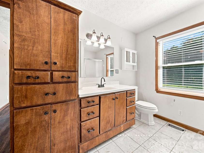 1261 Davis Road, Lincolnton, NC 28092.  MLS# CAR4404751, YatesRealty ID 46702. Primary bath