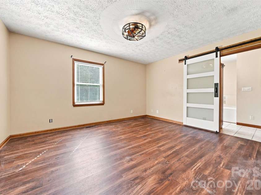 1261 Davis Road, Lincolnton, NC 28092.  MLS# CAR4404751, YatesRealty ID 46702. Primary Suite