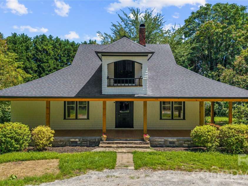 103 Hyde Avenue, Tryon, NC 28782.  MLS# CAR4416378, YatesRealty ID 46703. 