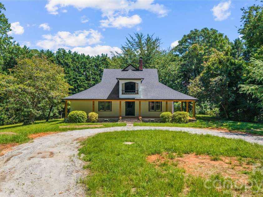 103 Hyde Avenue, Tryon, NC 28782.  MLS# CAR4416378, YatesRealty ID 46703. 