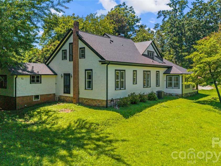 103 Hyde Avenue, Tryon, NC 28782.  MLS# CAR4416378, YatesRealty ID 46703. 