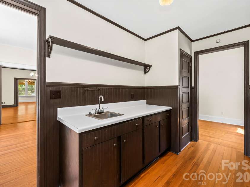 103 Hyde Avenue, Tryon, NC 28782.  MLS# CAR4416378, YatesRealty ID 46703. Butler's Pantry/Scullery