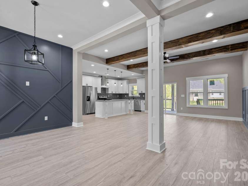 79 Crystal Mountain Drive, Hendersonville, NC 28739.  MLS# CAR4405803, YatesRealty ID 46705. 