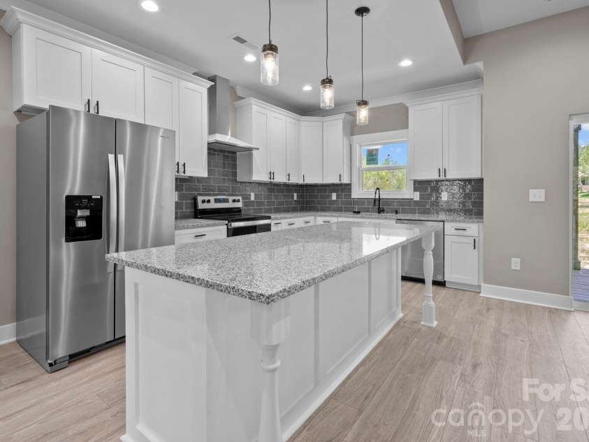 79 Crystal Mountain Drive, Hendersonville, NC 28739.  MLS# CAR4405803, YatesRealty ID 46705. 