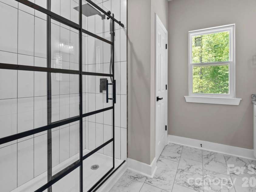 79 Crystal Mountain Drive, Hendersonville, NC 28739.  MLS# CAR4405803, YatesRealty ID 46705. 