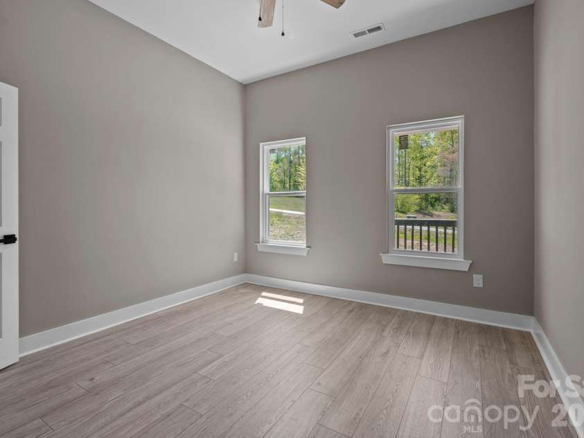 79 Crystal Mountain Drive, Hendersonville, NC 28739.  MLS# CAR4405803, YatesRealty ID 46705. 