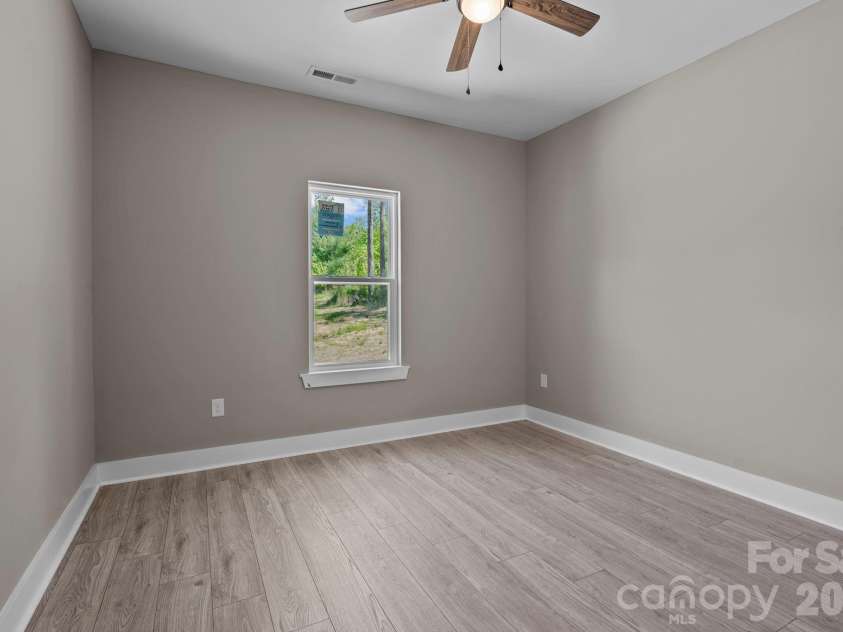 79 Crystal Mountain Drive, Hendersonville, NC 28739.  MLS# CAR4405803, YatesRealty ID 46705. 