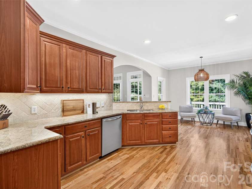 4565 River Hills Drive, Denver, NC 28037.  MLS# CAR4415518, YatesRealty ID 46706. Kitchen