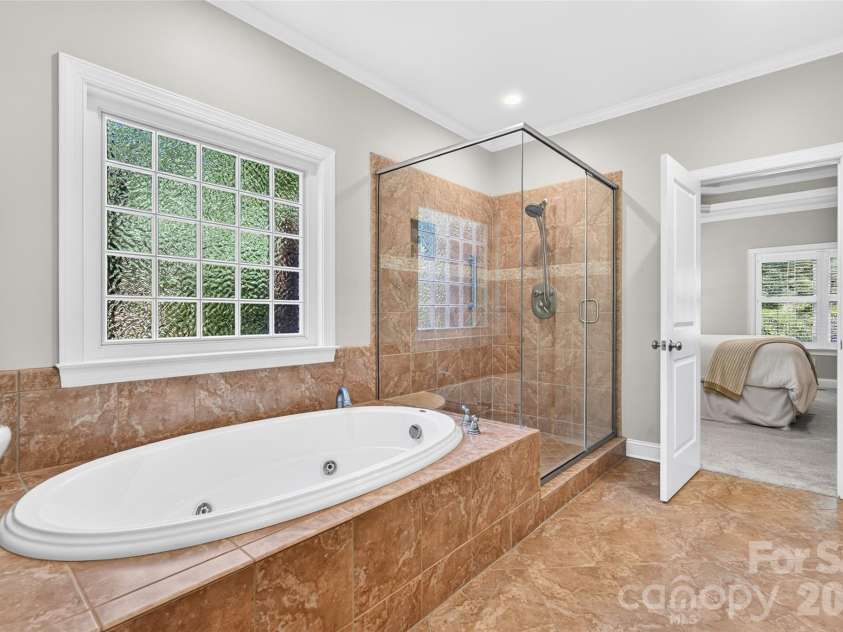 4565 River Hills Drive, Denver, NC 28037.  MLS# CAR4415518, YatesRealty ID 46706. Primary Bath Suite