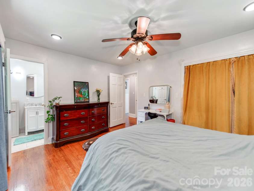 7124 Ridge Lane Road, Charlotte, NC 28262.  MLS# CAR4411281, YatesRealty ID 46708. 