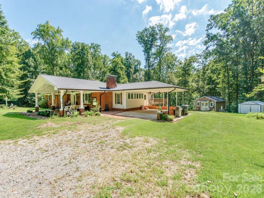 7124 Ridge Lane Road, Charlotte, NC 28262.  MLS# CAR4411281, YatesRealty ID 46708. 