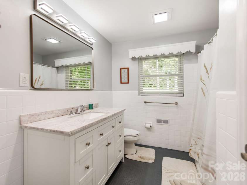 7124 Ridge Lane Road, Charlotte, NC 28262.  MLS# CAR4411281, YatesRealty ID 46708. 